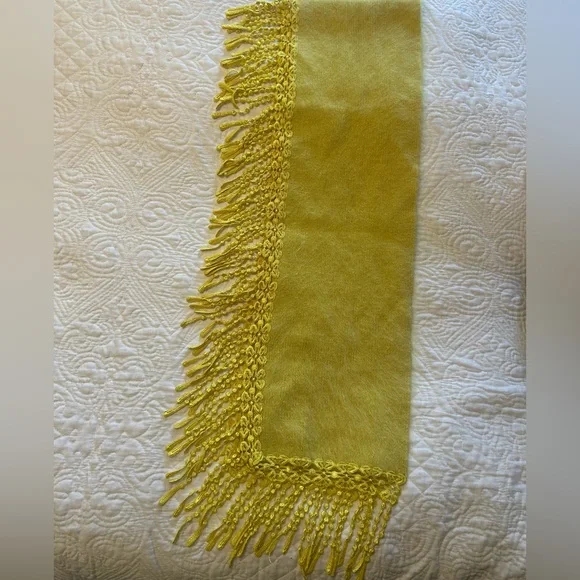 Vintage Vanesha Angora Fur Elegant Muted Yellow Fringe Scarf - Picture 9 of 9